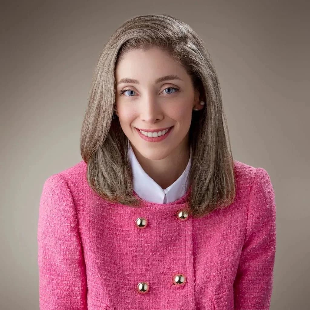 Portrait of Sahar Maserrat, In-House Real Estate Consultant, in Toronto.